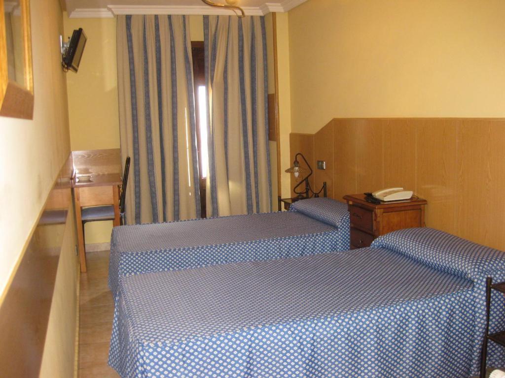 Hostal Maria Ronda Madri Exterior foto