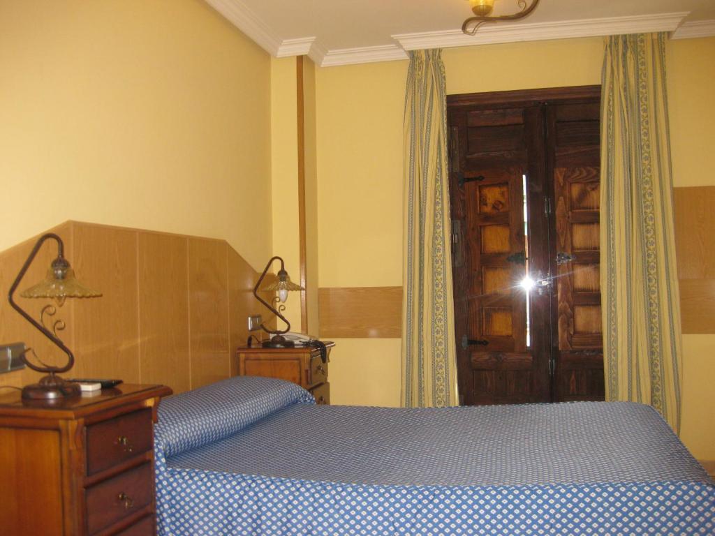 Hostal Maria Ronda Madri Exterior foto