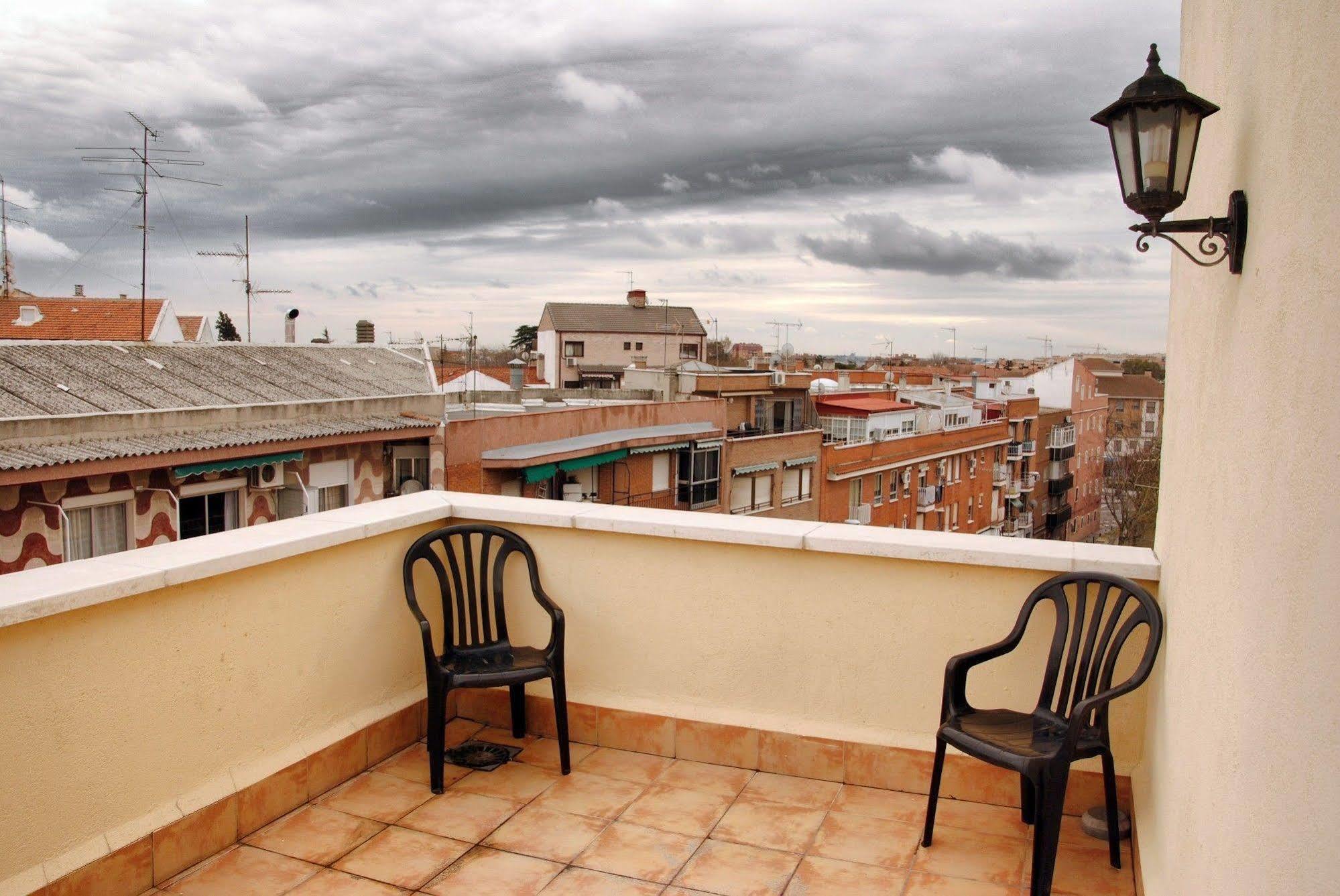 Hostal Maria Ronda Madri Exterior foto